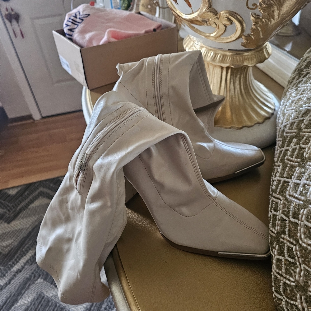 Cream Boots - Picture 4 of 4